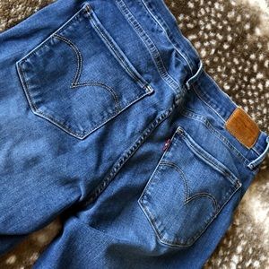 Levis 721 High-Rise Skinny Jean 29